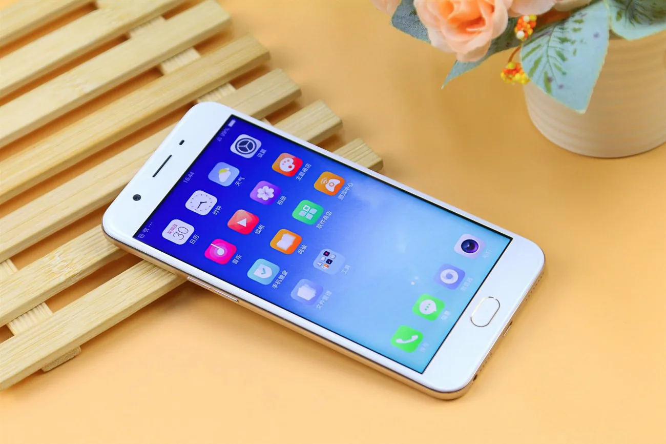 Cấu hình và ảnh thực tế OPPO F1s giá 7 triệu đồng