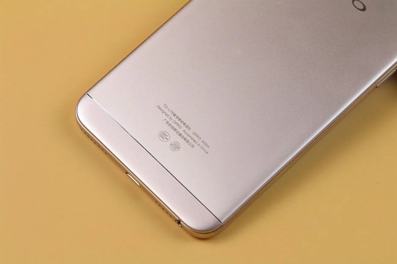 Cấu hình và ảnh thực tế OPPO F1s giá 7 triệu đồng