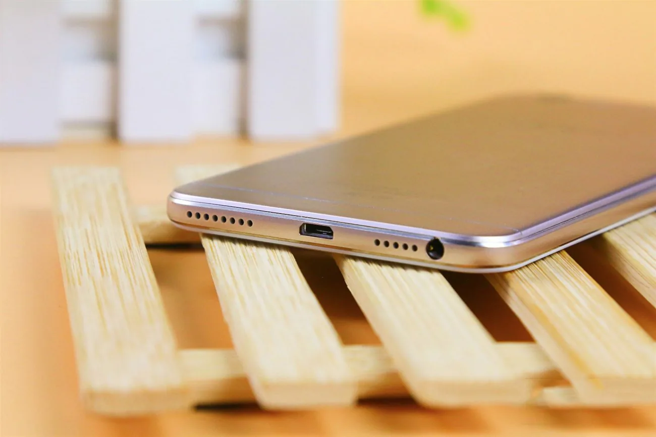 Cấu hình và ảnh thực tế OPPO F1s giá 7 triệu đồng
