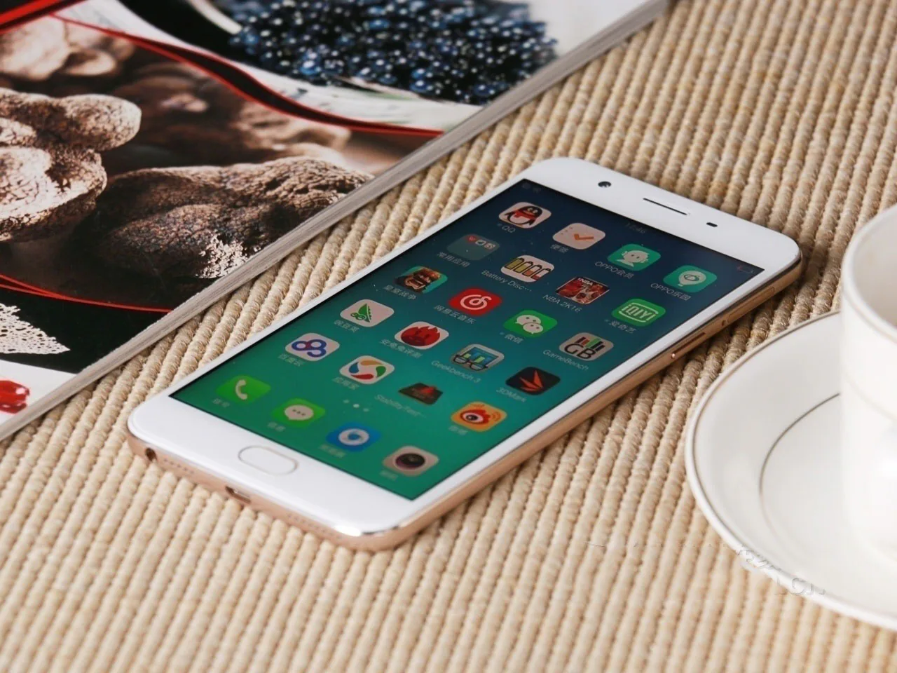 Cấu hình và ảnh thực tế OPPO F1s giá 7 triệu đồng