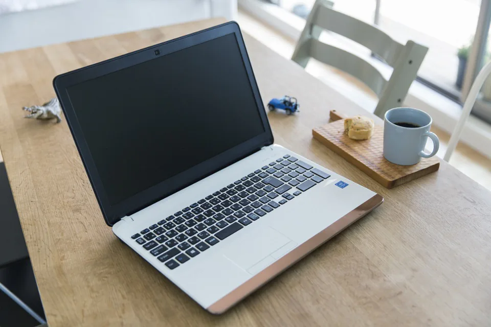 VAIO ra mắt laptop C15: máy đẹp, câu hình thấp nhưng giá cao