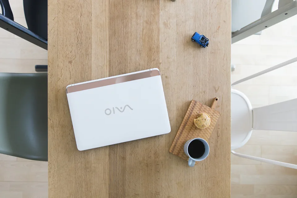 VAIO ra mắt laptop C15: máy đẹp, câu hình thấp nhưng giá cao