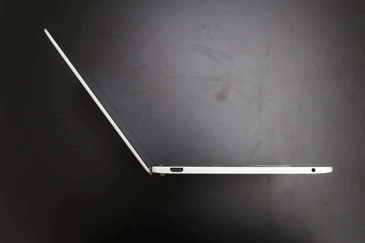 Mở hộp Mi Notebook Air vừa ra mắt