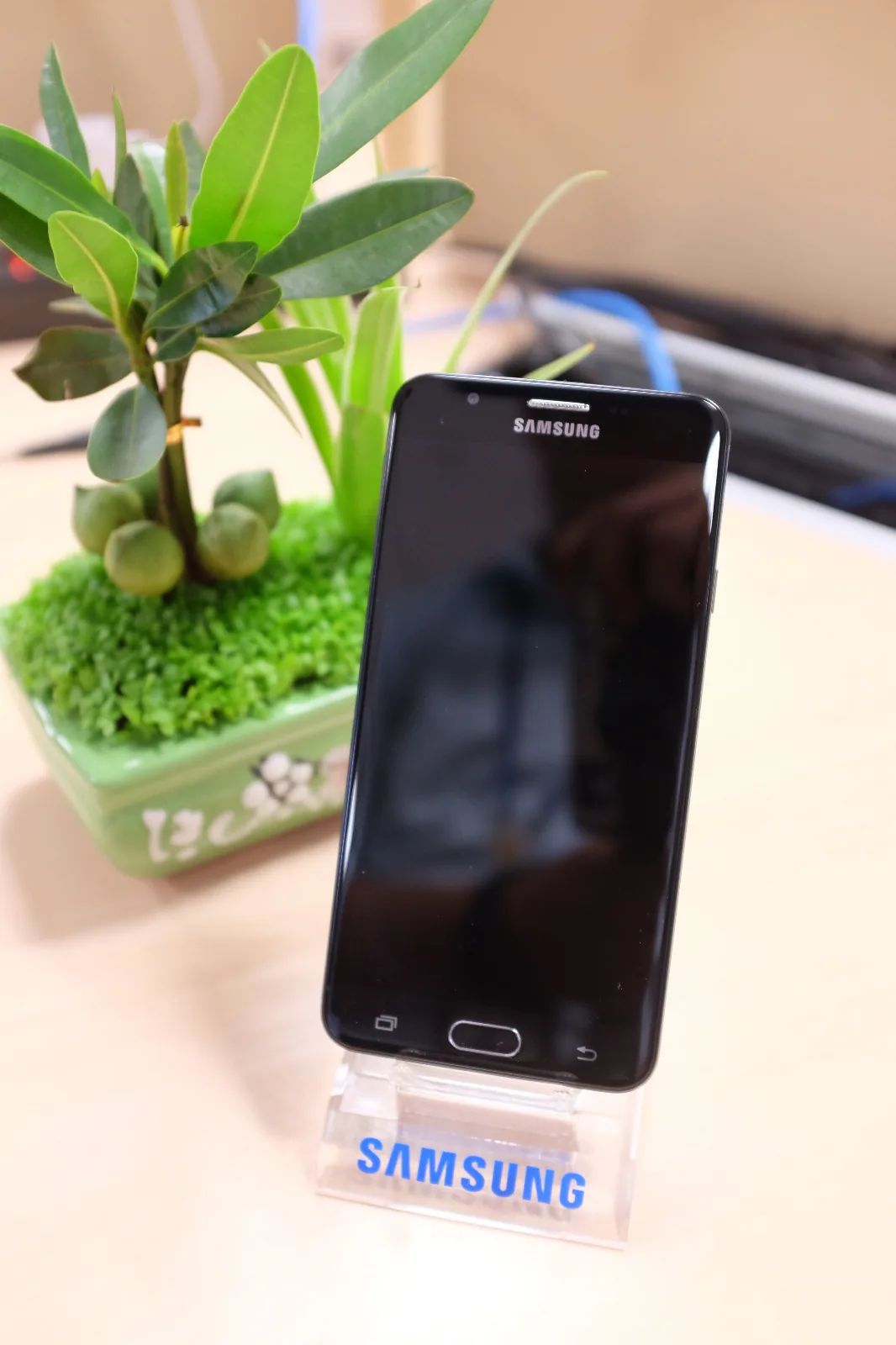 Rò rỉ giá bán chính thức và ngày lên kệ Galaxy J7 Prime