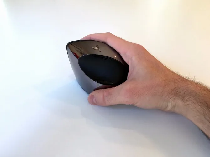 Chiêm ngưỡng Evoluent Vertical Mouse C: chuột không dây thiết kế ngược đời