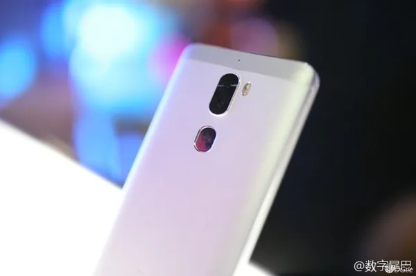 Hình ảnh và video trên tay Cool 1 Dual: Kim loại nguyên khối, Dual-camera, 167$