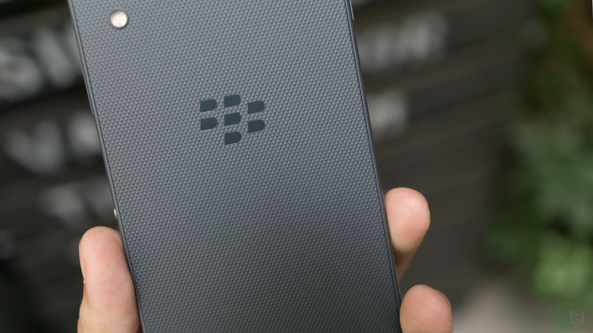 Trên tay & cảm nhận nhanh Blackberry DTEK50 tại Việt Nam