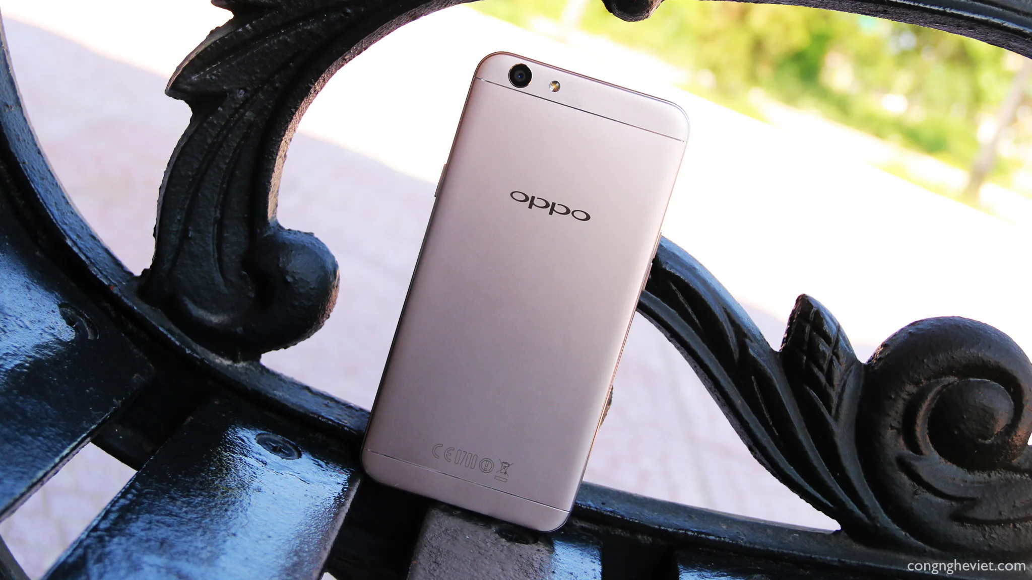 So sánh cấu hình: Sony Xperia XA và OPPO F1s và Huawei P9 Lite