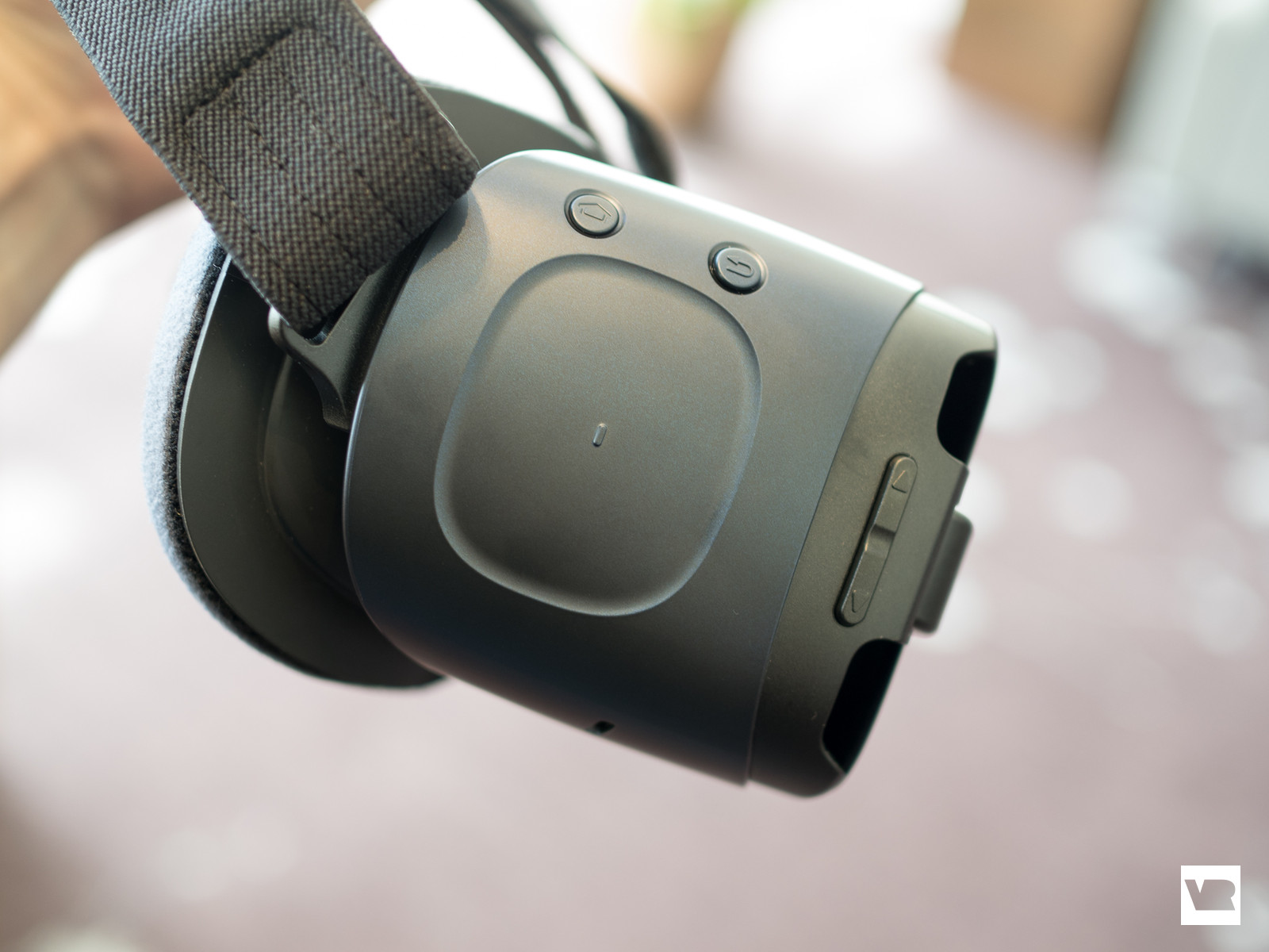 Cận cảnh Gear VR phiên bản mới với cổng USB-C