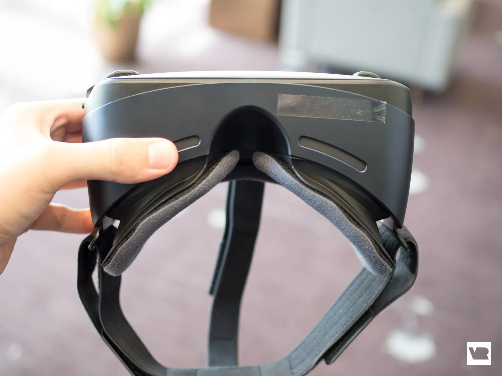 Cận cảnh Gear VR phiên bản mới với cổng USB-C
