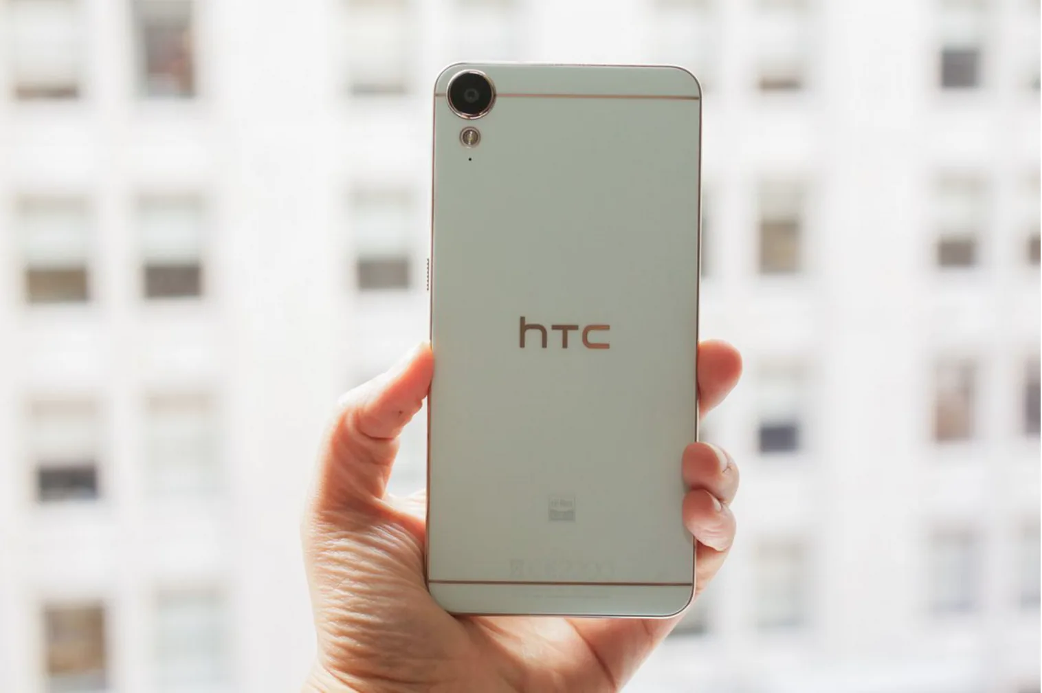 HTC ra mắt hai mẫu điện thoại mới: HTC Desire 10 Pro và Lifestyle