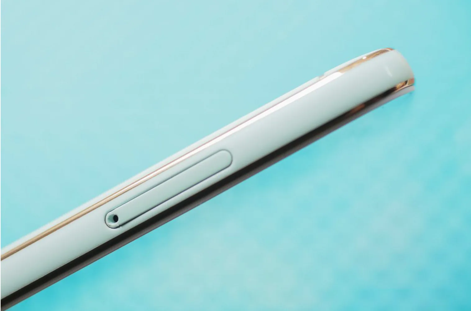 HTC ra mắt hai mẫu điện thoại mới: HTC Desire 10 Pro và Lifestyle