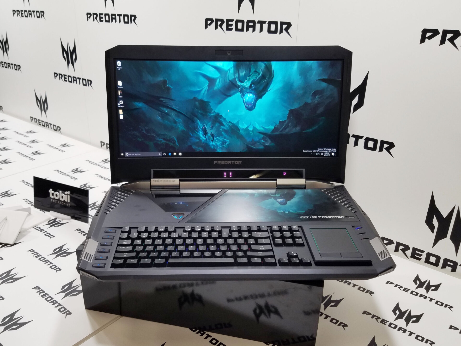 Acer Predator 21X, Latop chơi game màn hình cong 21″ 2 card GTX 1080