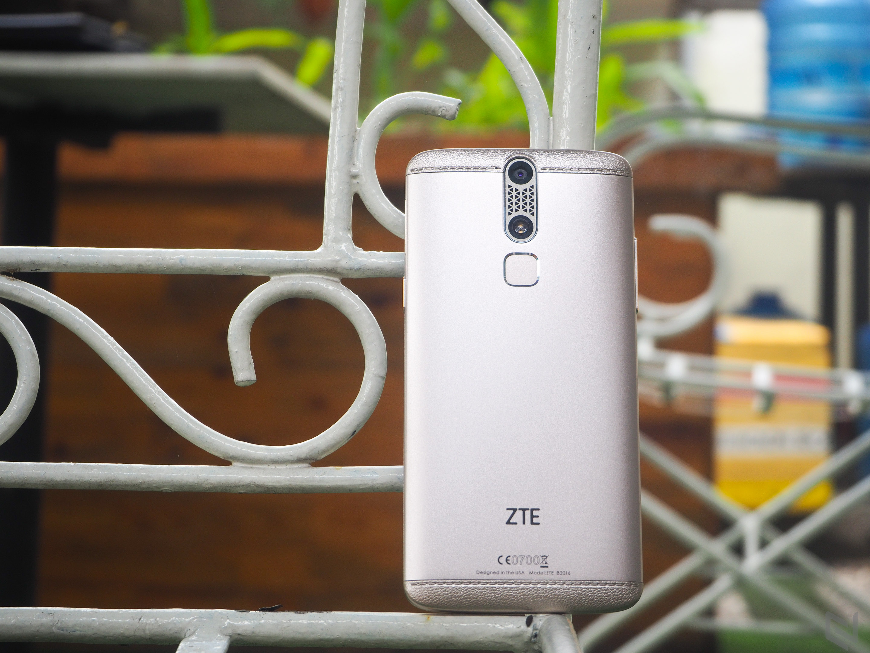 Đánh giá ZTE Axon Mini: Chiếc điện thoại được trang bị tận răng