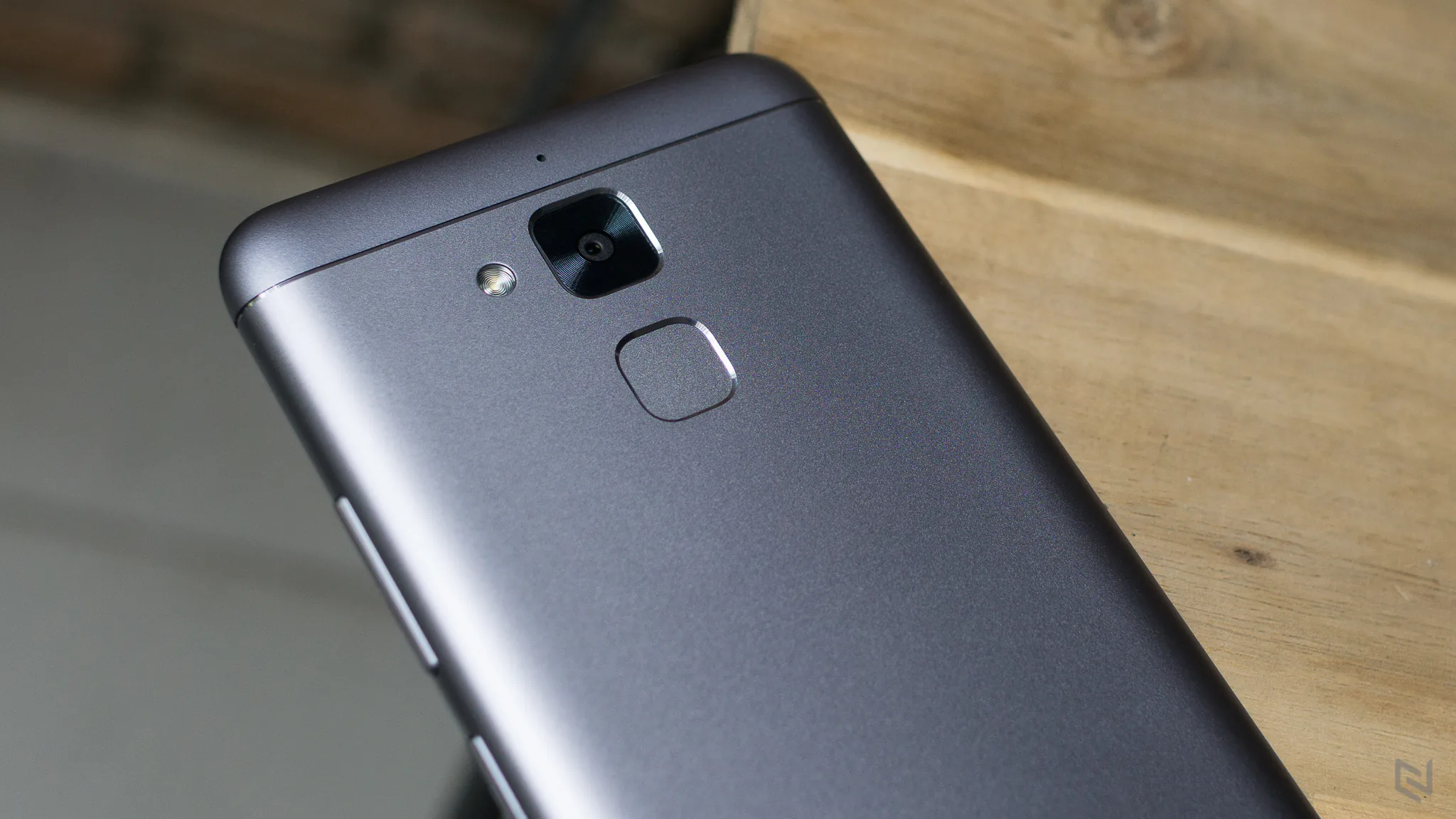 Trên tay ZenFone 3 Max chính hãng: Máy đẹp, pin lớn, cảm biến vân tay