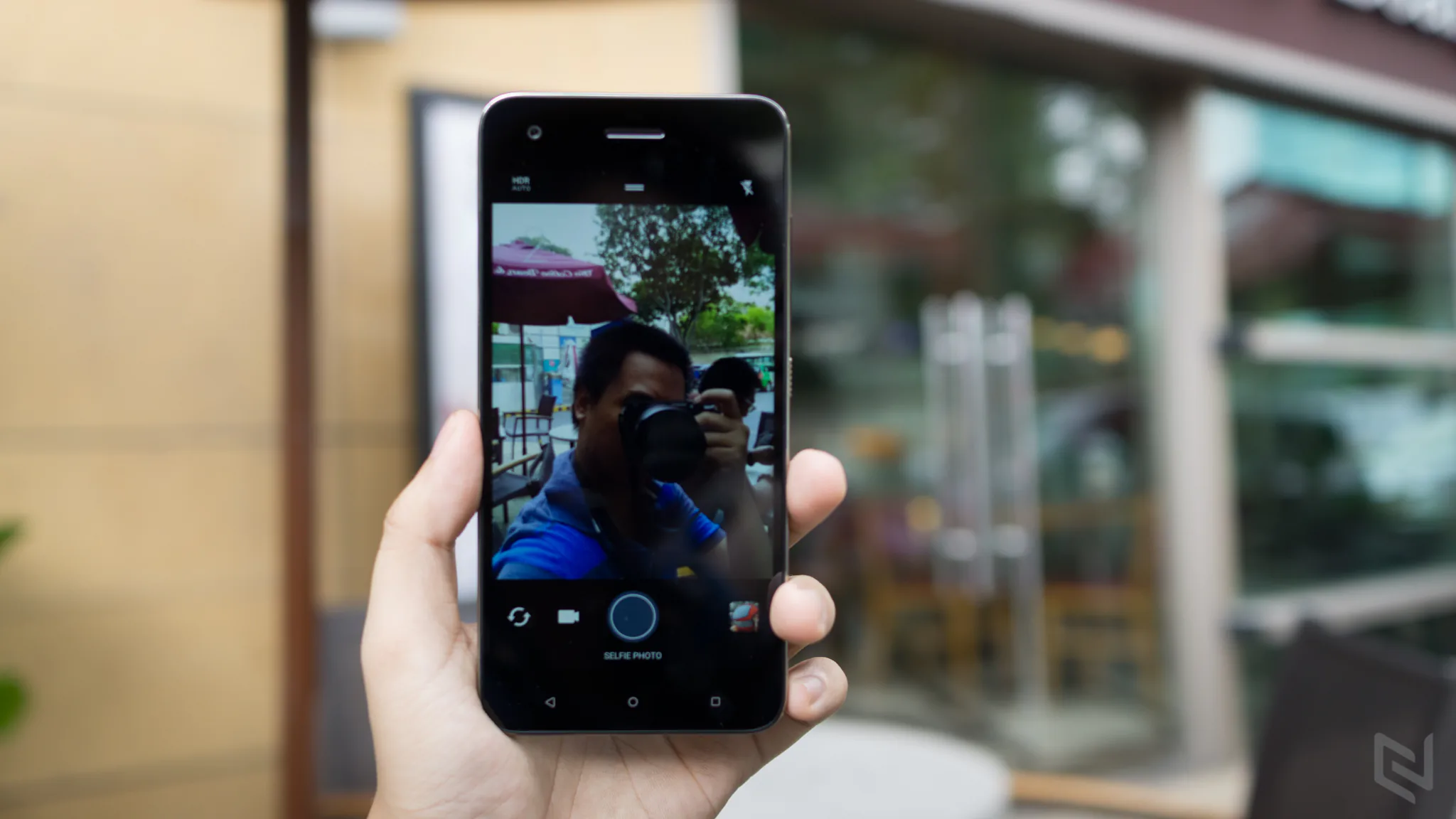 Ảnh thực tế HTC Desire 10 Pro tại Việt Nam
