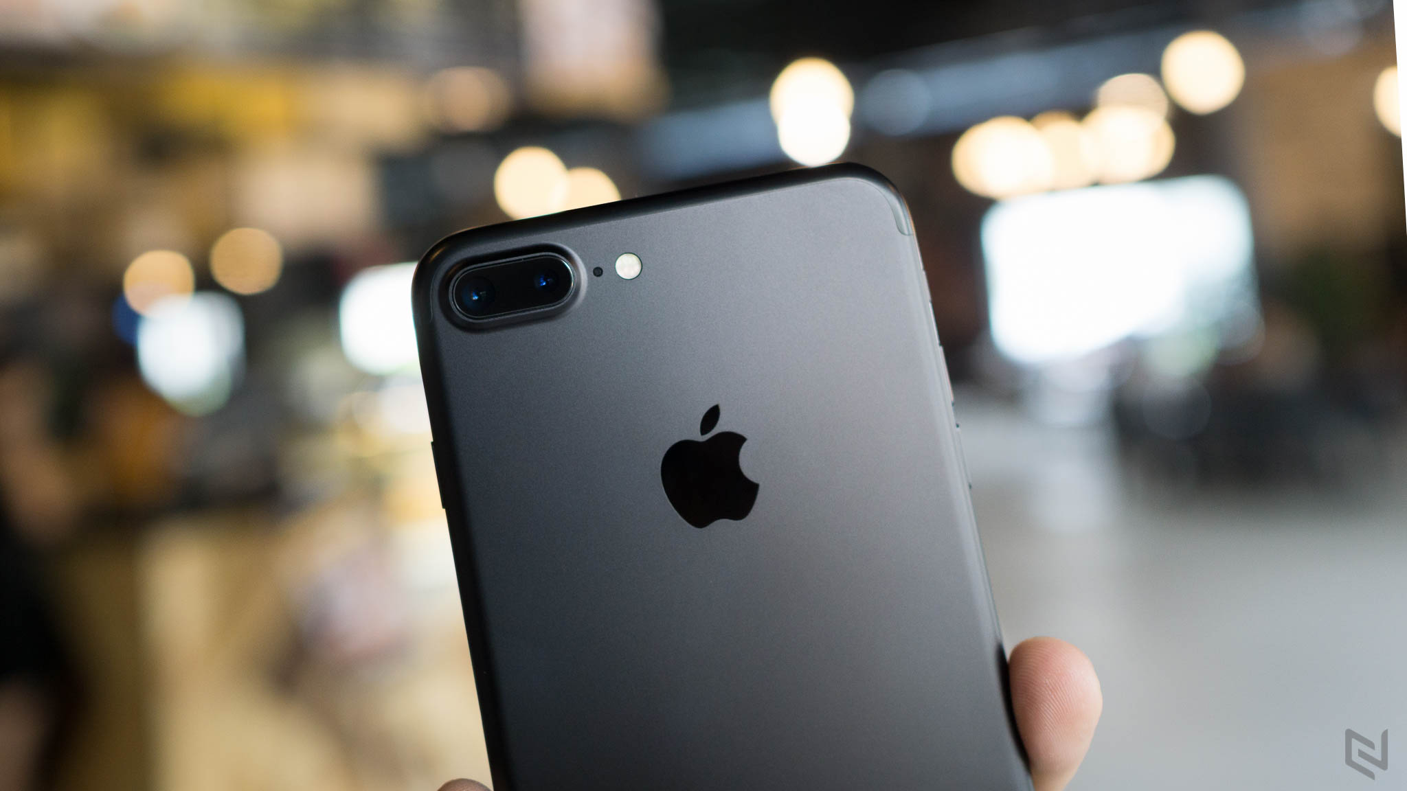 iPhone 8 sẽ có sạc không dây do Foxconn sản xuất?