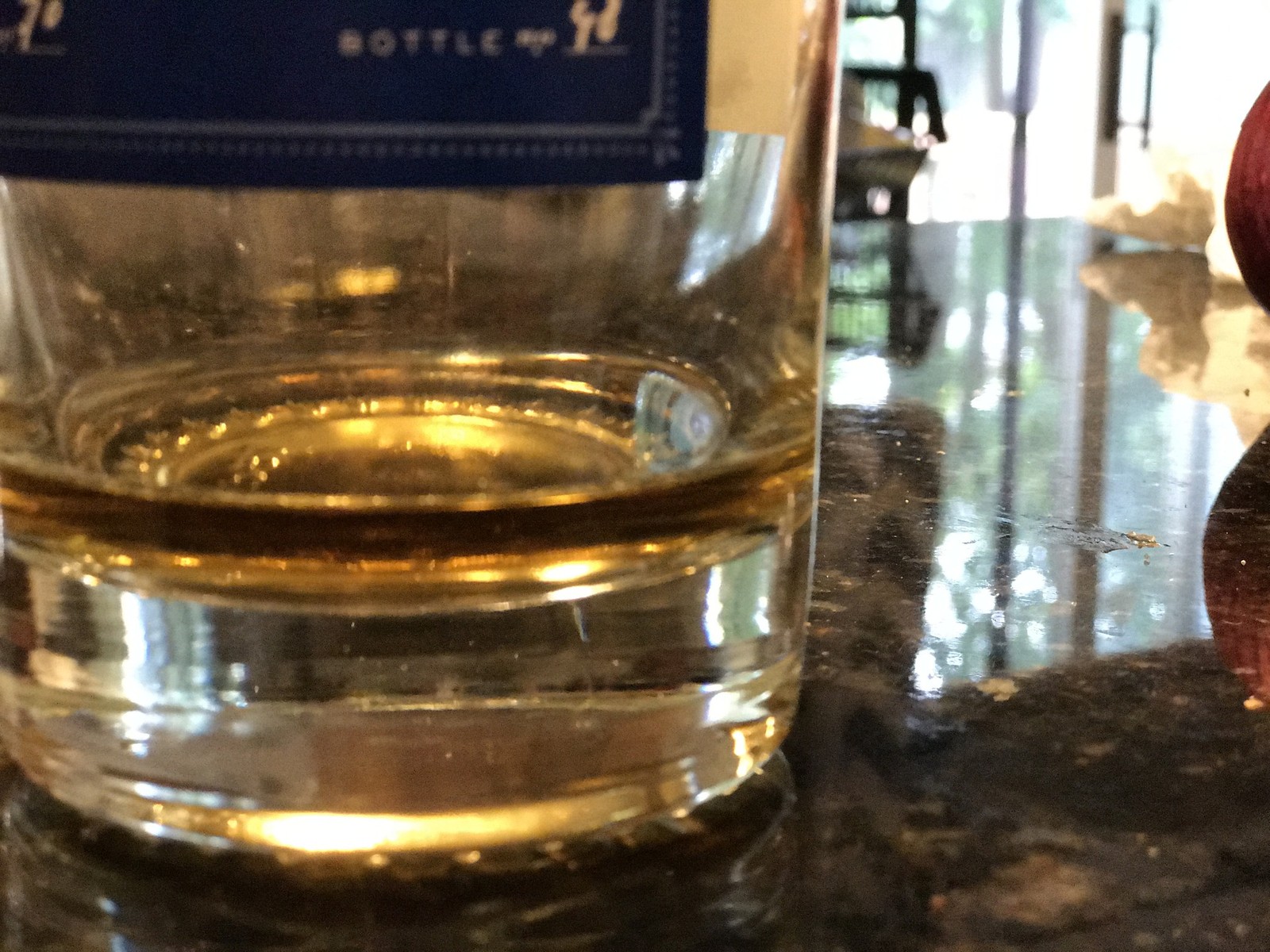 iphone-7-plus-whiskey-close[1]