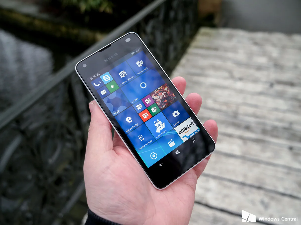 Microsoft sẽ ngừng bán điện thoại Lumia vào tháng 12, chuyển sang Surface Phone?