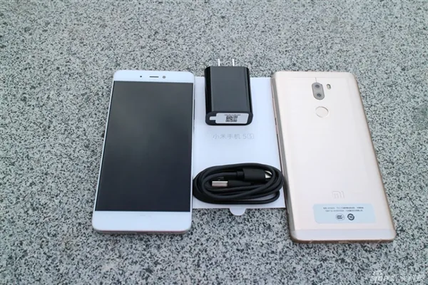 Xiaomi ra mắt bộ đôi Mi 5s và Mi 5s Plus giá từ $300