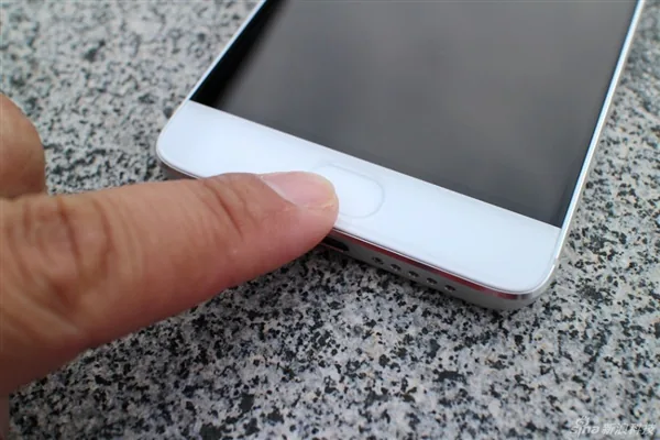 Xiaomi ra mắt bộ đôi Mi 5s và Mi 5s Plus giá từ $300