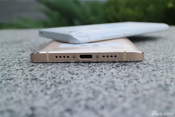 Xiaomi ra mắt bộ đôi Mi 5s và Mi 5s Plus giá từ $300