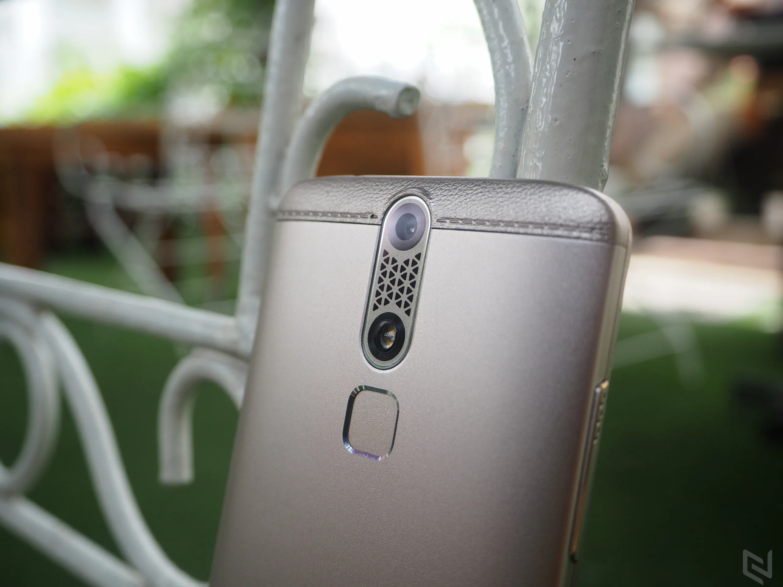 Đánh giá ZTE Axon Mini: Chiếc điện thoại được trang bị tận răng