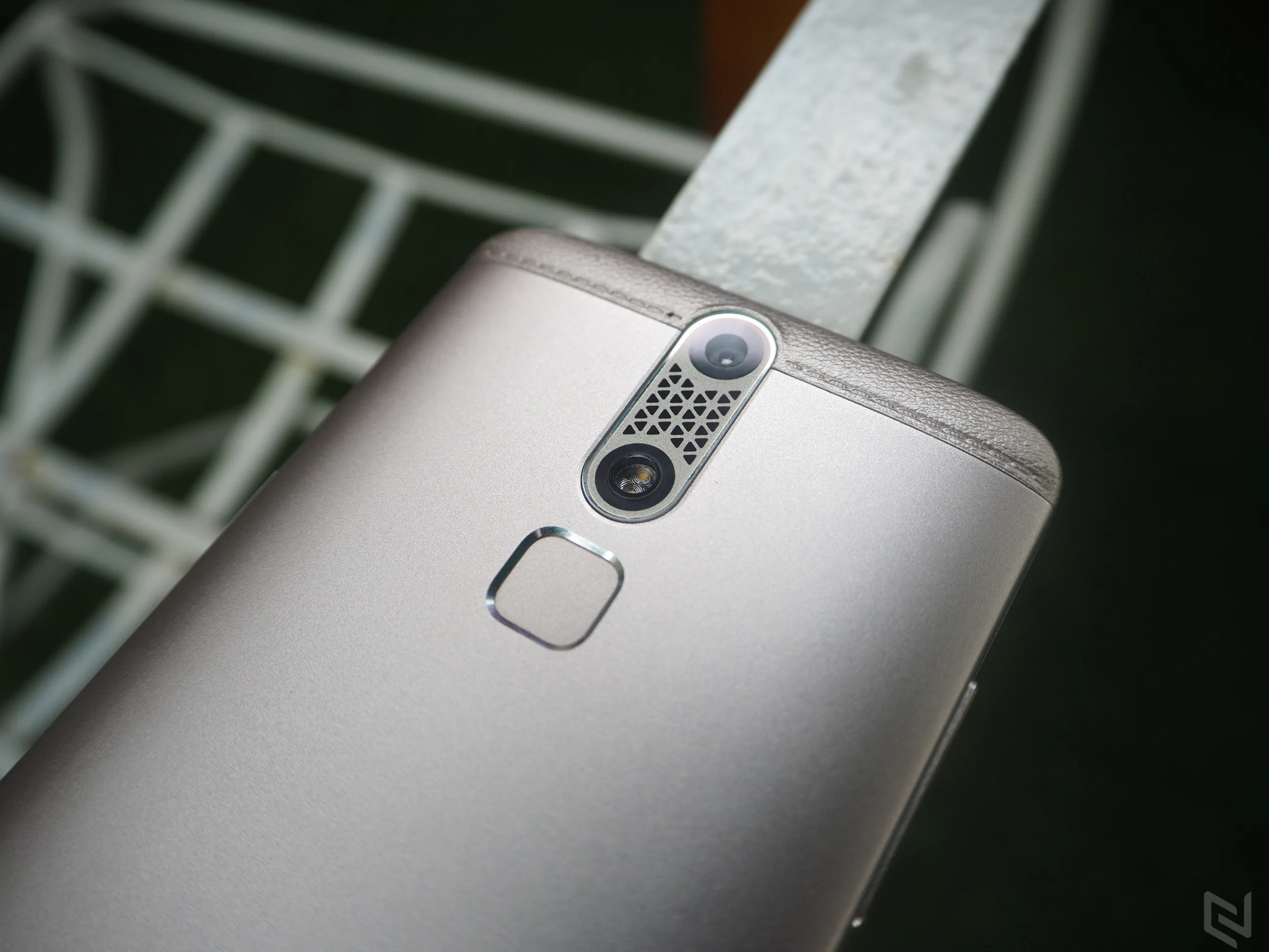 Đánh giá ZTE Axon Mini: Chiếc điện thoại được trang bị tận răng