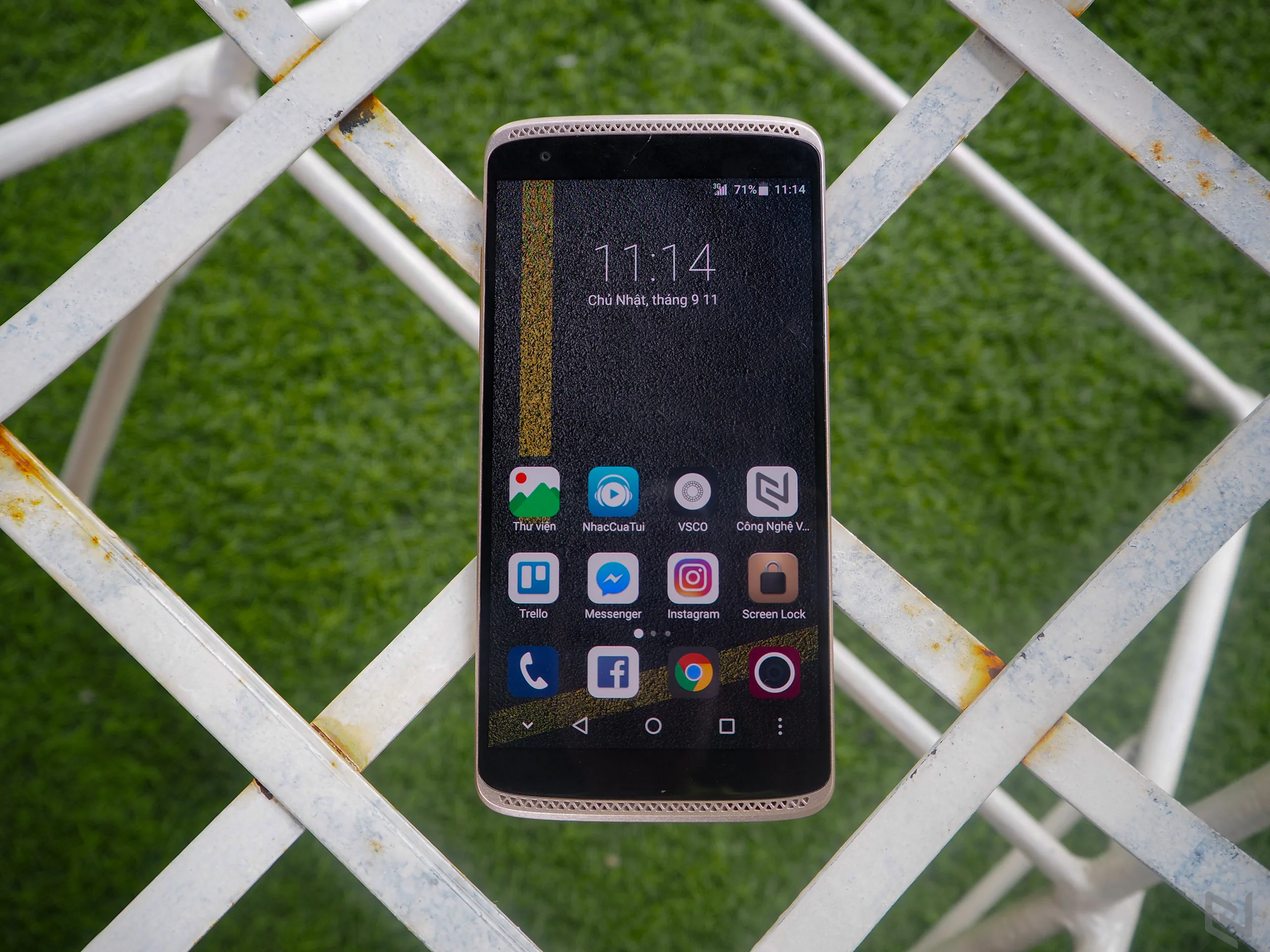 Đánh giá ZTE Axon Mini: Chiếc điện thoại được trang bị tận răng