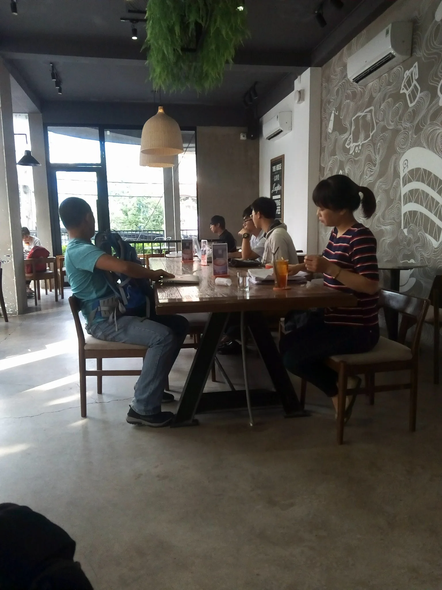 Ảnh: Chụp trong nhà