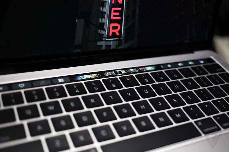 Trên tay Macbook Pro mới