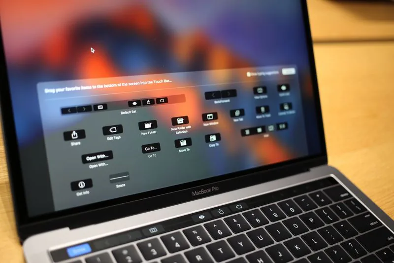 Trên tay Macbook Pro mới