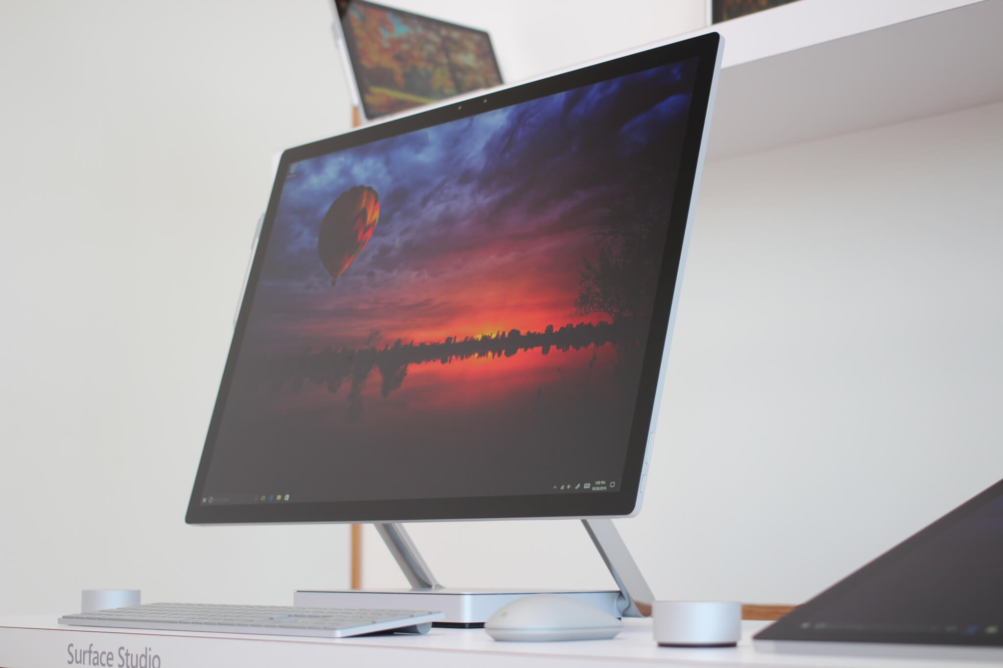 So sánh nhanh hai siêu phẩm Microsoft Surface Studio và Apple iMac