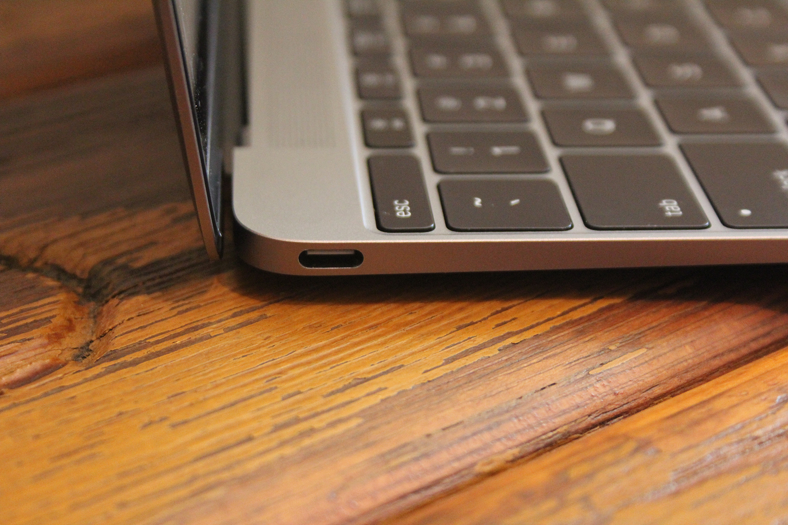 Apple có thể ra mắt sạc USB-C có nam châm như MagSafe?