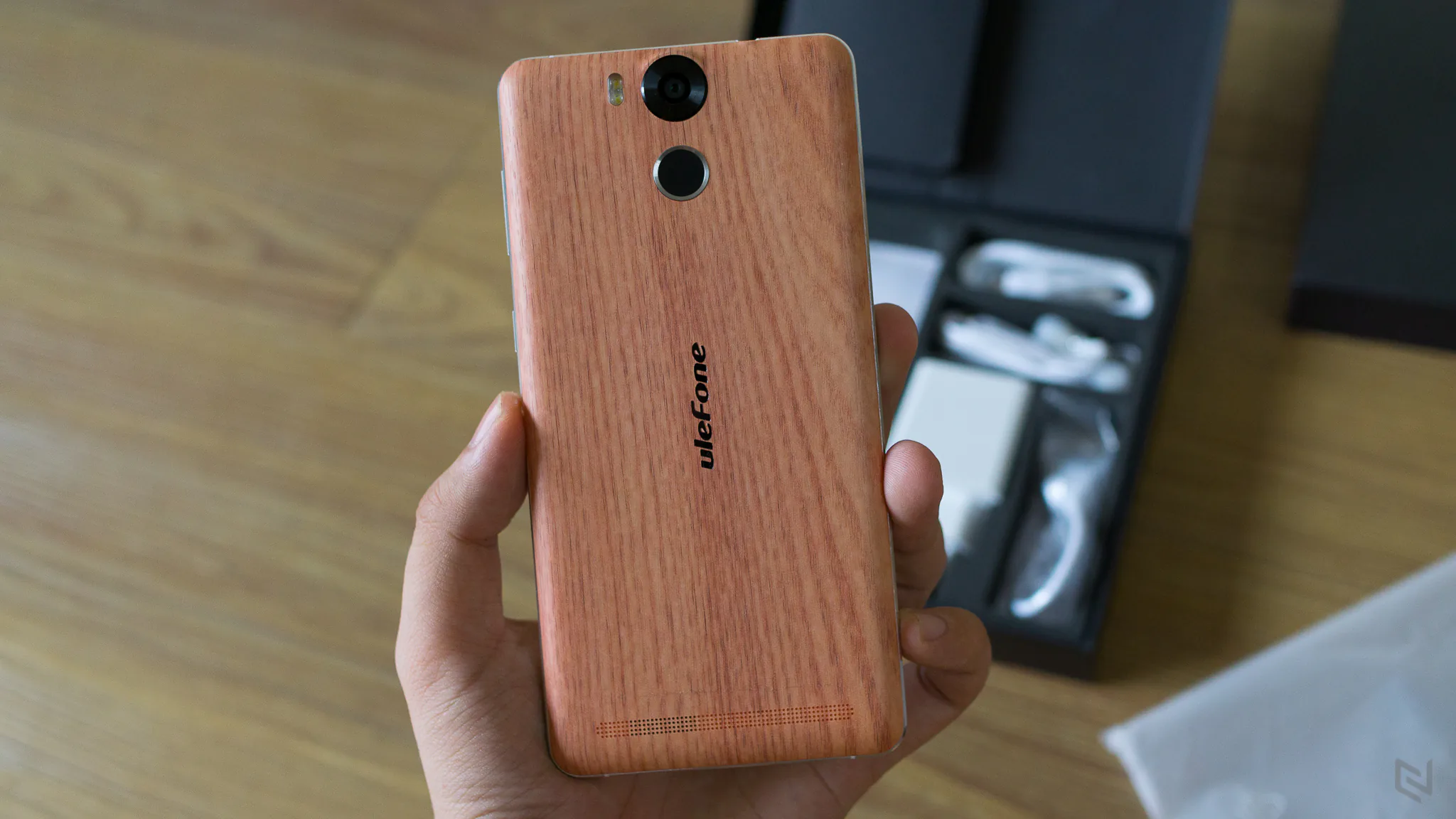 Mở hộp Ulefone Power pin khủng 6050mAh giá chỉ 4,5 triệu đồng