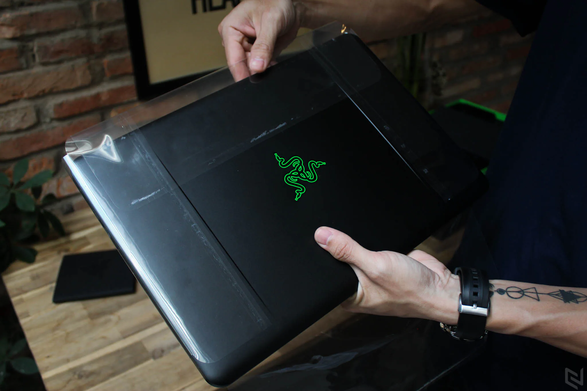 Trên tay Razer Blade 2016: mỏng nhẹ, i7-6700HQ, màn hình Q-HD cảm ứng đa điểm