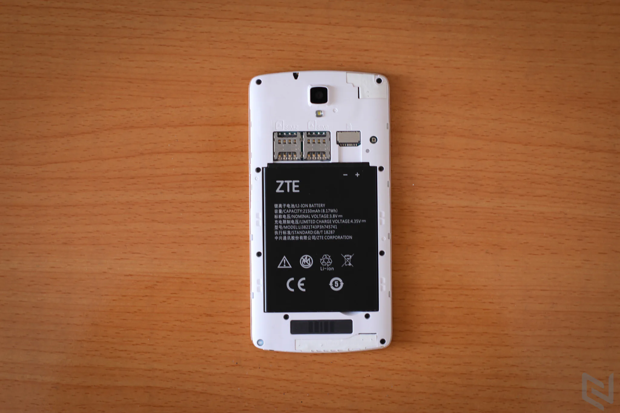 Trên tay điện thoại ZTE Blade L5 Plus giá chỉ 1.8 triệu đồng