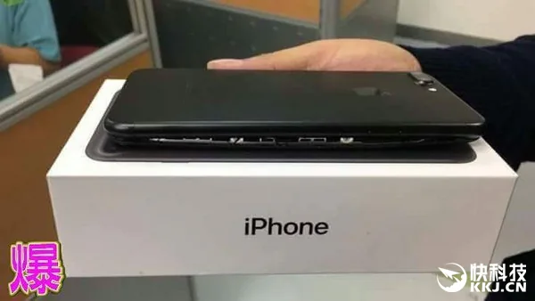 Thêm một chiếc iPhone 7 Plus suýt nổ