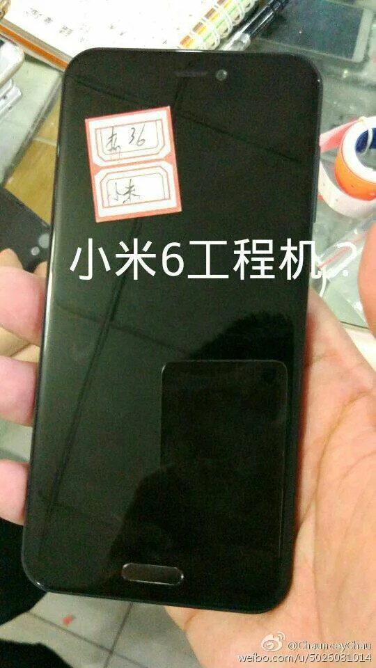Lộ diện hình ảnh Xiaomi Mi 5c và một Xiaomi khác với màn hình E-ink phía sau