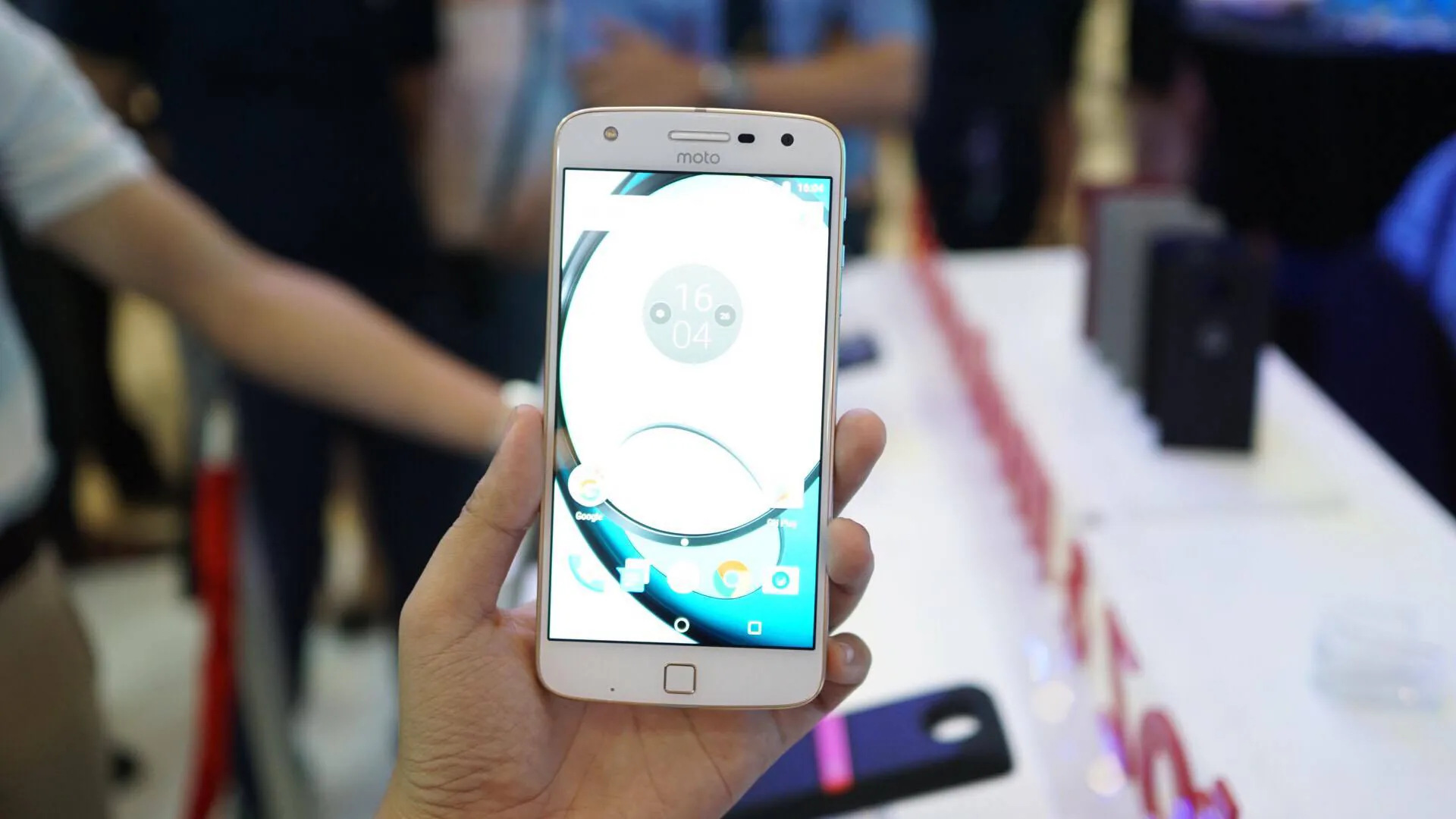 Motorota chính thức ra mắt Moto Z, Moto Z Play và Moto Mods tại Việt Nam