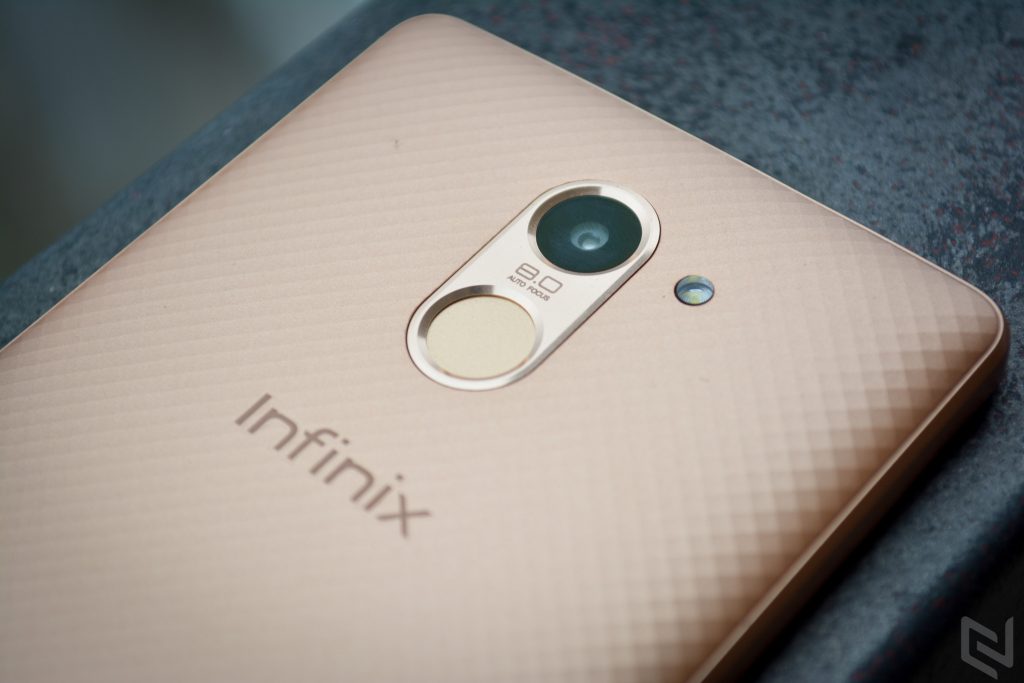 Đánh giá Infinix Hot 4: Pin 4000 mAh, cảm biến vân tay giá 2.490.000 đồng