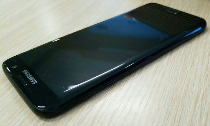 Samsung Galaxy C9 Pro sẽ có một màu mới - Black Jade