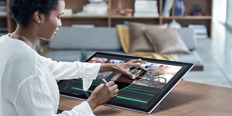 Microsoft đang cướp đi những nhà sáng tạo từ Apple bằng trải nghiệm chạm