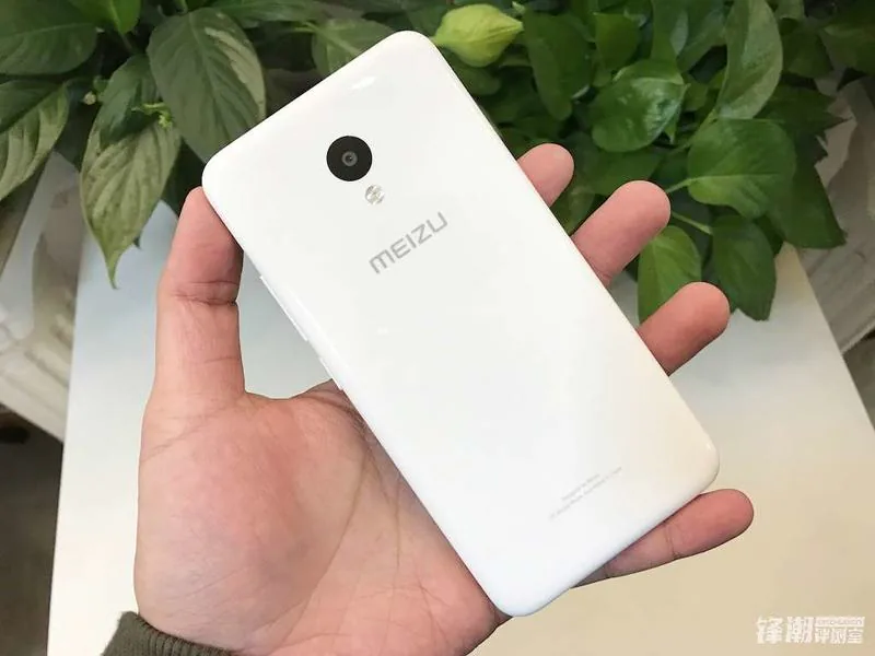 Ảnh trên tay Meizu M5: Thiết kế đẹp với nhiều màu sắc giá chỉ $103