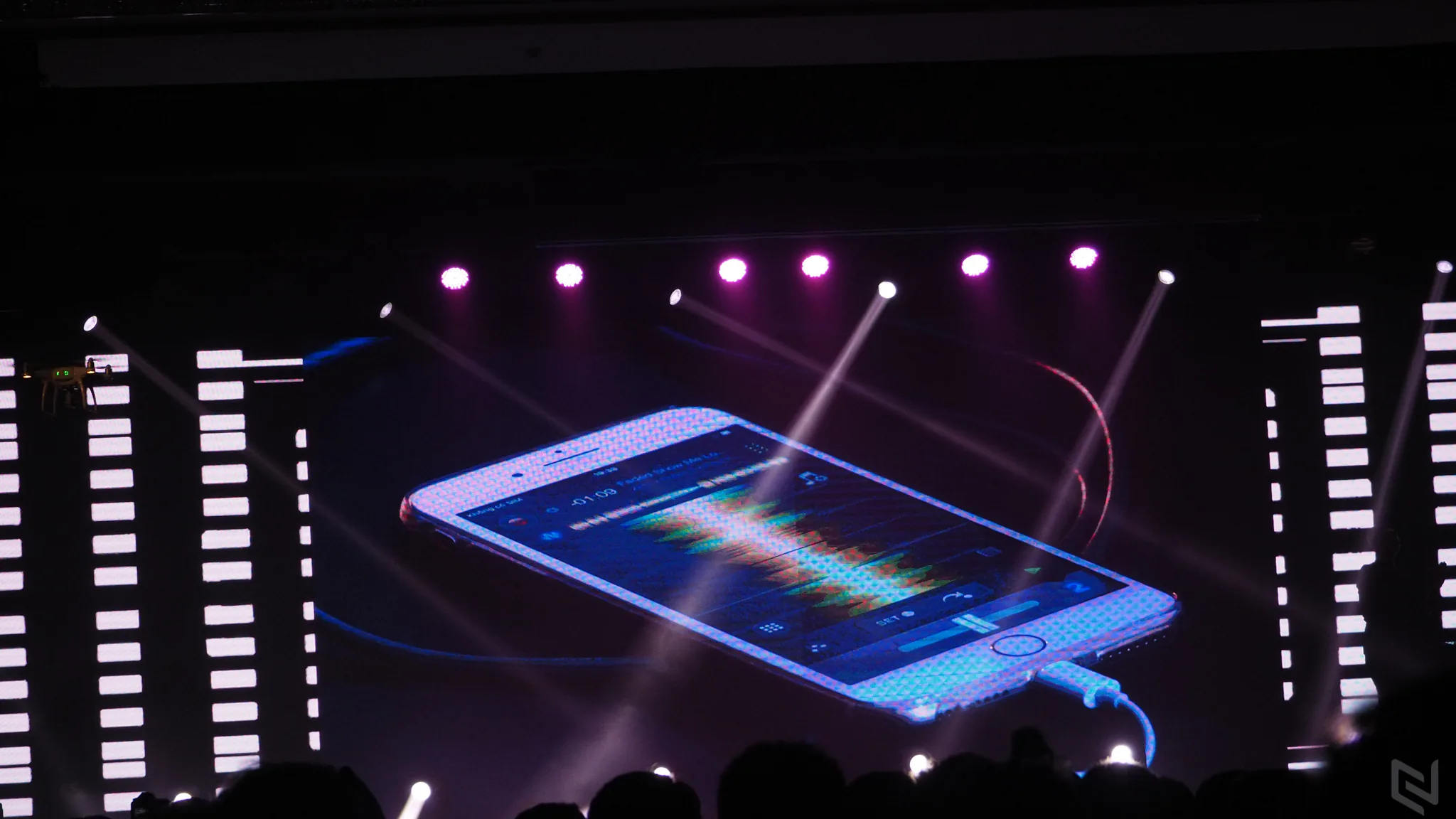 Thế Giới Di Động giao hàng iPhone 7/ 7 Plus