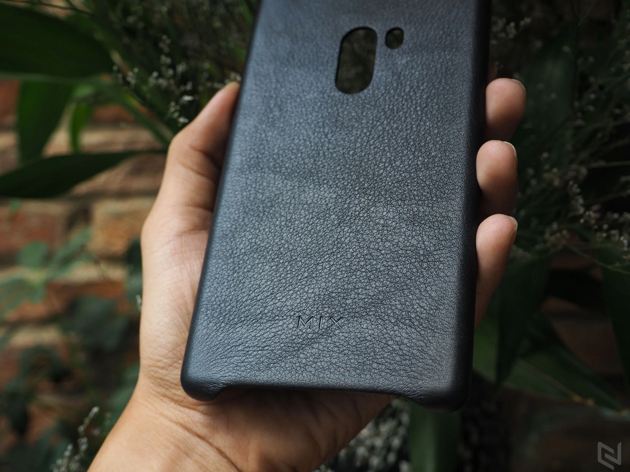 Trên tay Xiaomi Mi Mix: Bóng bẩy và quyến rũ