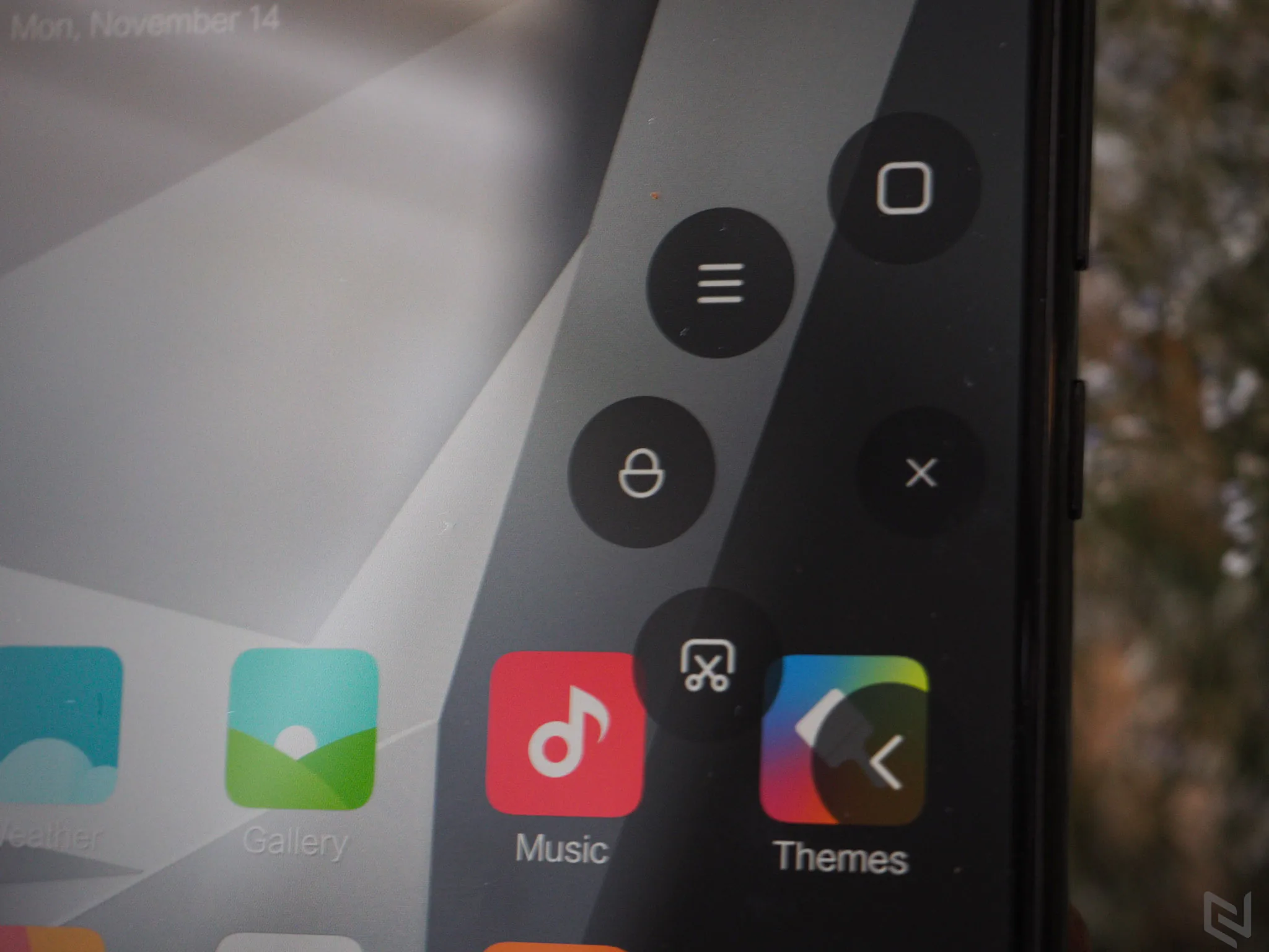 Trên tay Xiaomi Mi Mix: Bóng bẩy và quyến rũ