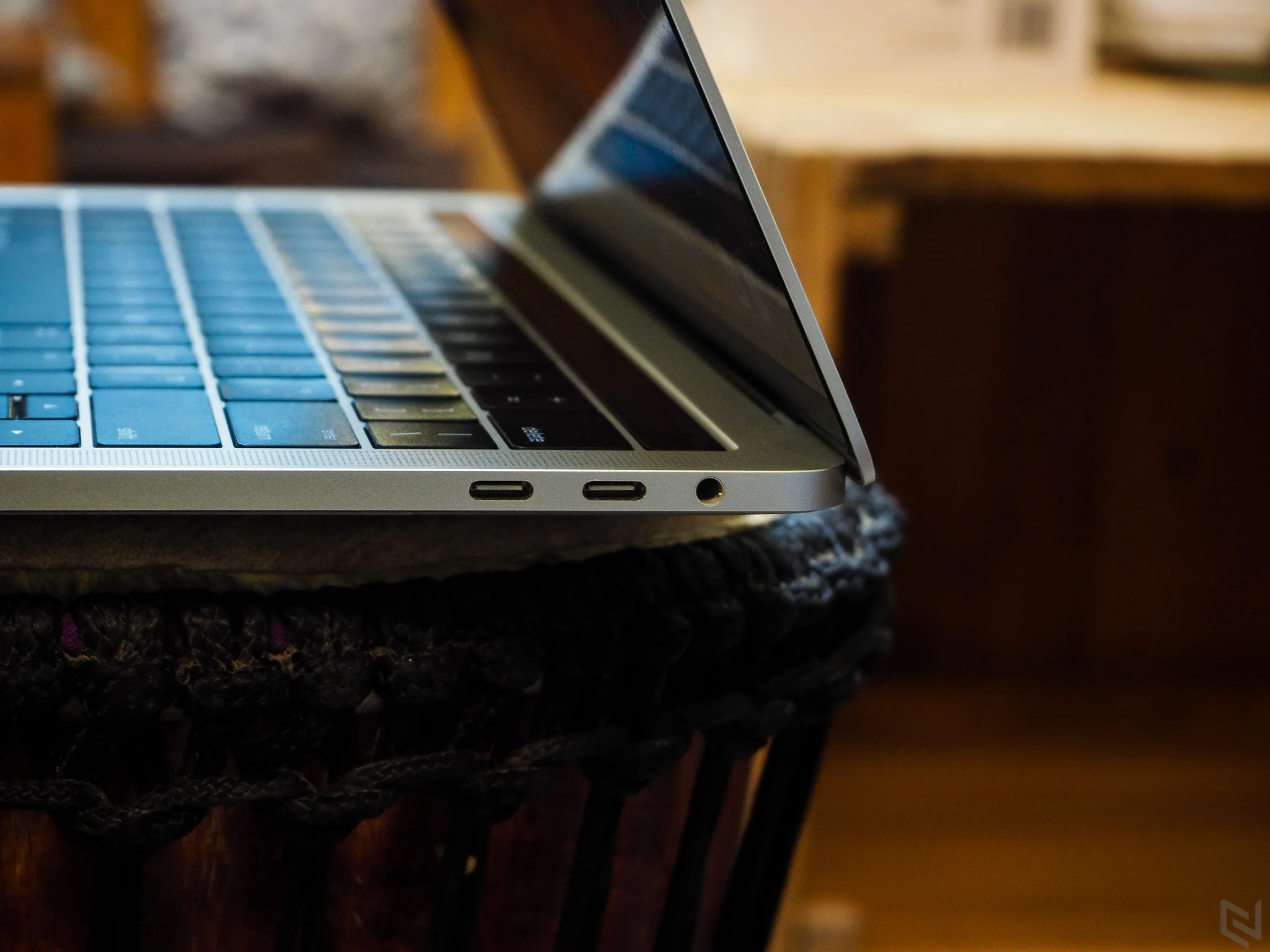 Trên tay MacBook Pro 2016 có TouchBar: Cảm ứng rất mượt mà