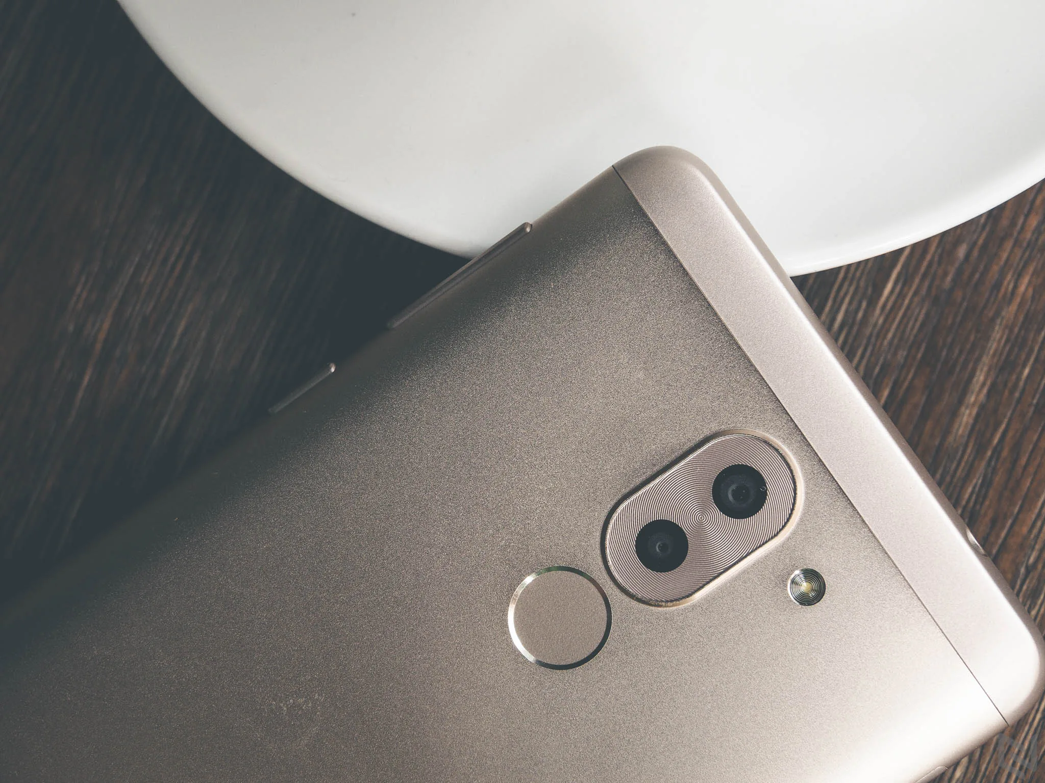 Trên tay Huawei GR5 2017