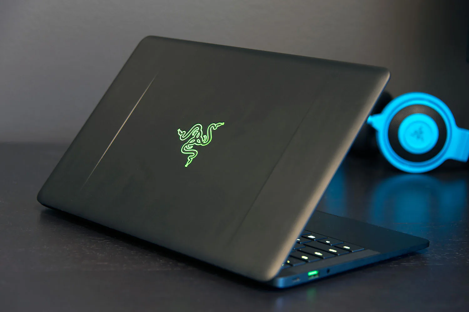 Những chiếc laptop Windows tốt nhất thay cho Macbook Pro
